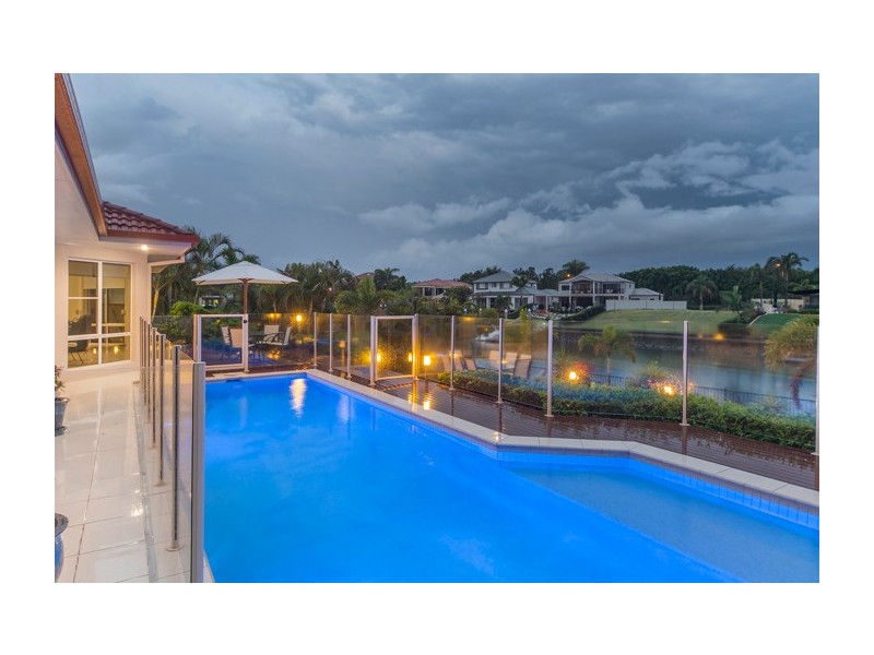 2118 Fernlea Close, Hope Island QLD 4212