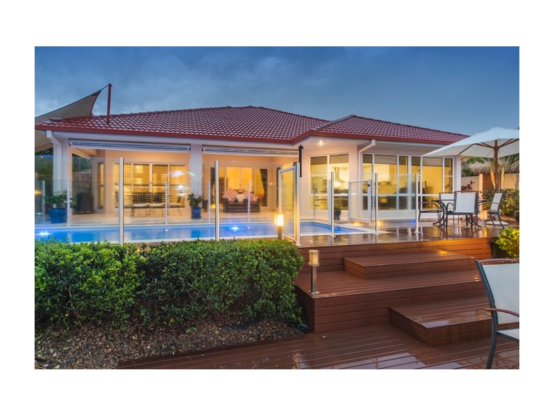 2118 Fernlea Close, Hope Island QLD 4212