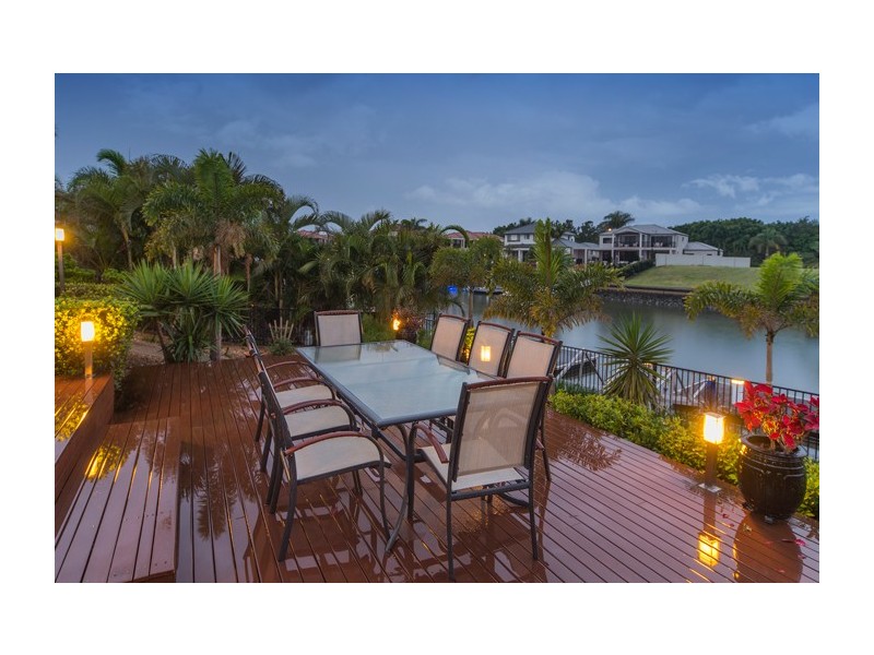 2118 Fernlea Close, Hope Island QLD 4212