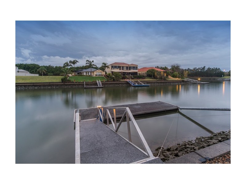 2118 Fernlea Close, Hope Island QLD 4212