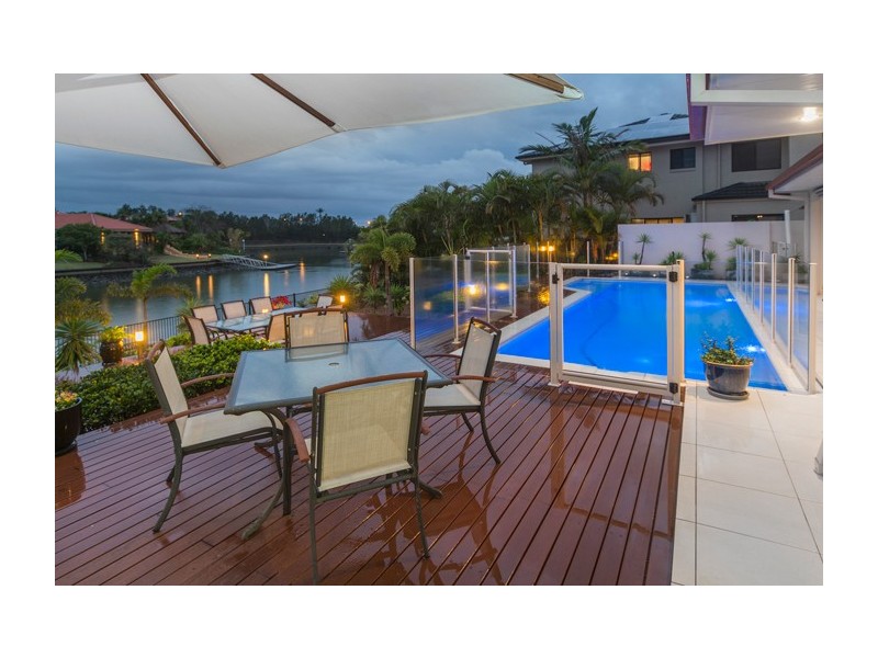 2118 Fernlea Close, Hope Island QLD 4212