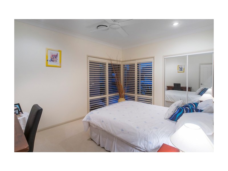 2118 Fernlea Close, Hope Island QLD 4212