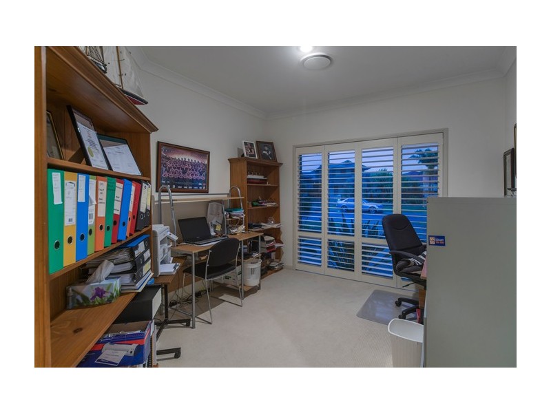 2118 Fernlea Close, Hope Island QLD 4212