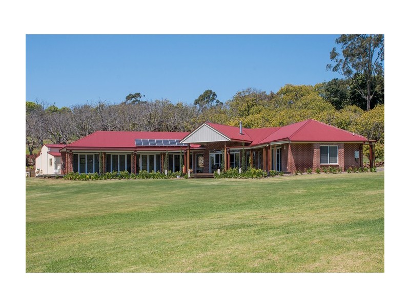 30 St Bernard Terrace, Tamborine Mountain QLD 4272