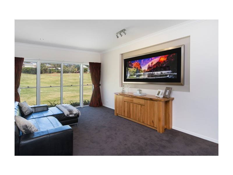 30 St Bernard Terrace, Tamborine Mountain QLD 4272