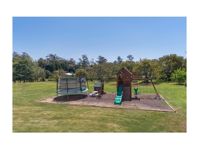 30 St Bernard Terrace, Tamborine Mountain QLD 4272