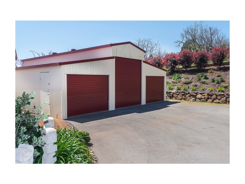 30 St Bernard Terrace, Tamborine Mountain QLD 4272