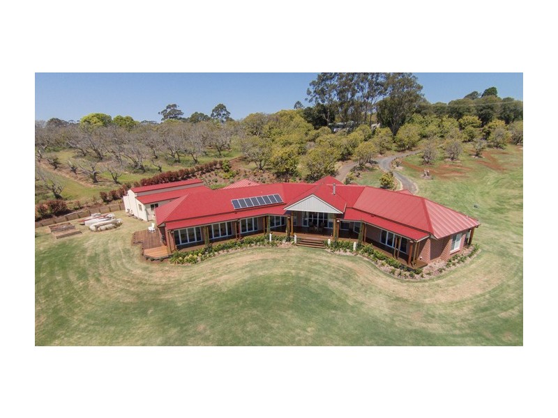 30 St Bernard Terrace, Tamborine Mountain QLD 4272