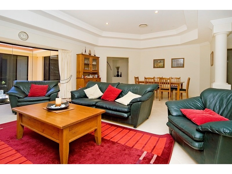 3191 Riverleigh Drive, Hope Island QLD 4212