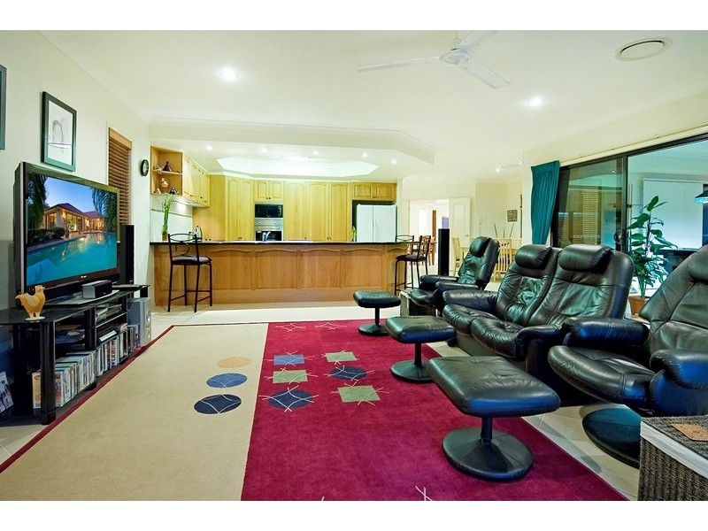3191 Riverleigh Drive, Hope Island QLD 4212