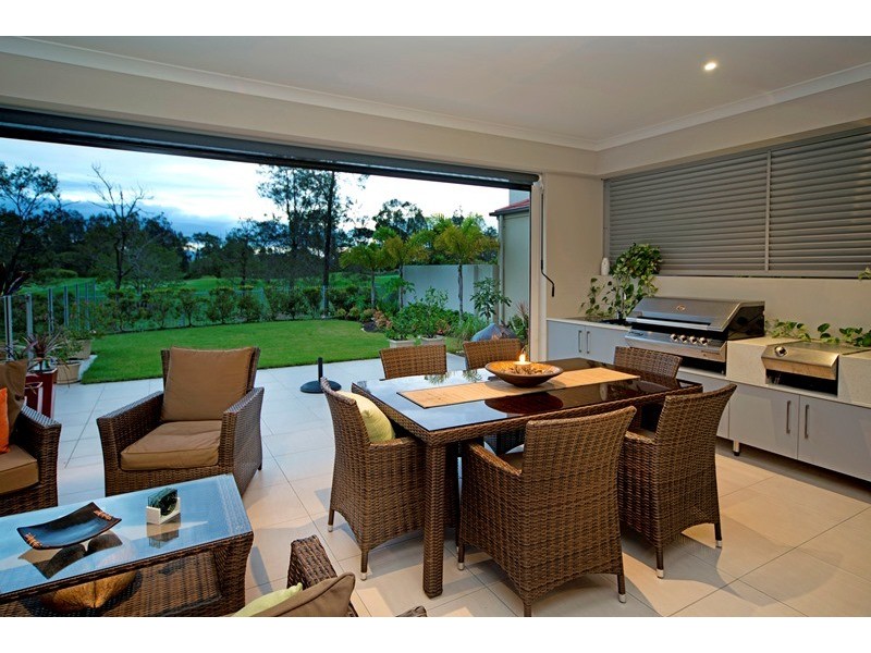 9103 Peter Senior Drive, Hope Island QLD 4212