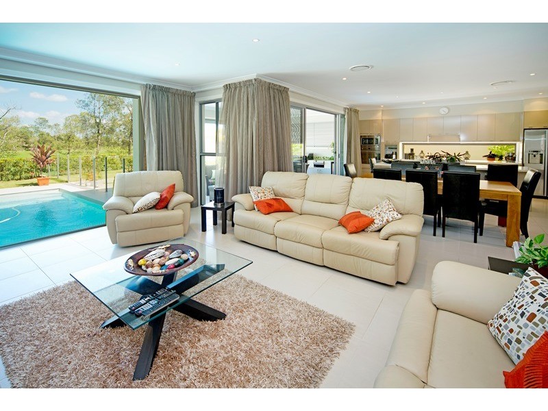 9103 Peter Senior Drive, Hope Island QLD 4212