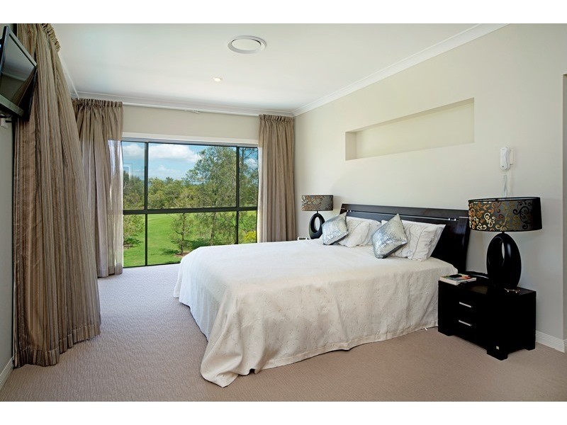 9103 Peter Senior Drive, Hope Island QLD 4212