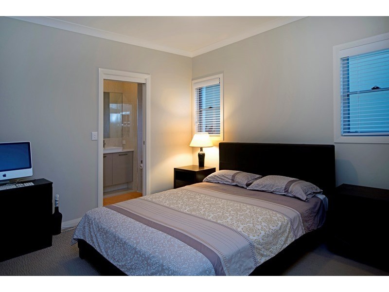 9103 Peter Senior Drive, Hope Island QLD 4212