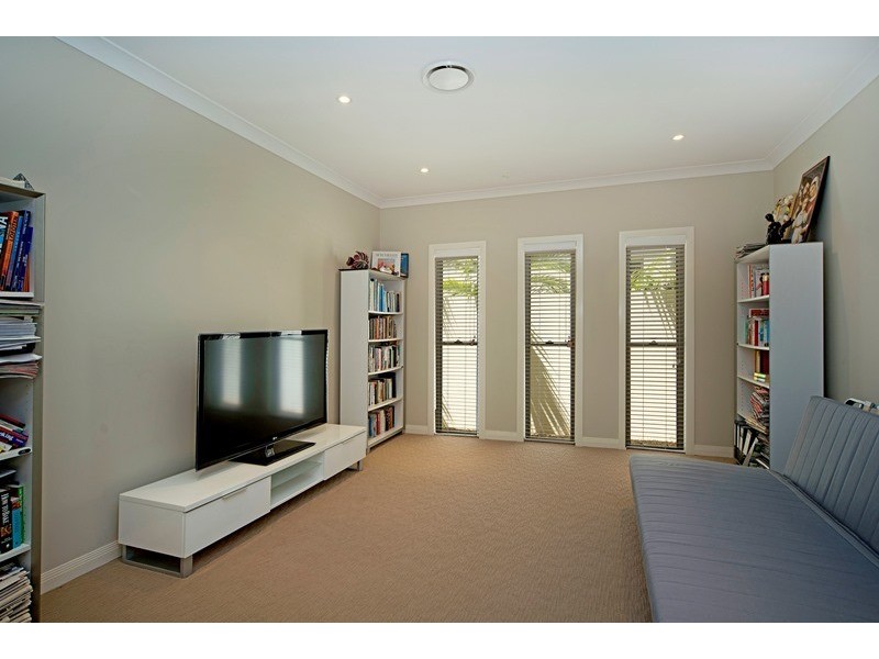 9103 Peter Senior Drive, Hope Island QLD 4212