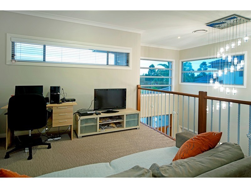 9103 Peter Senior Drive, Hope Island QLD 4212