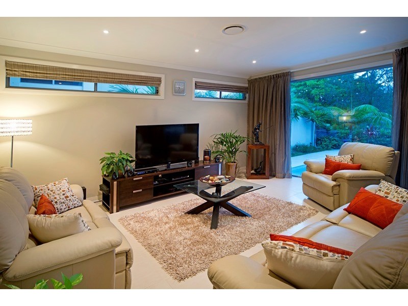 9103 Peter Senior Drive, Hope Island QLD 4212