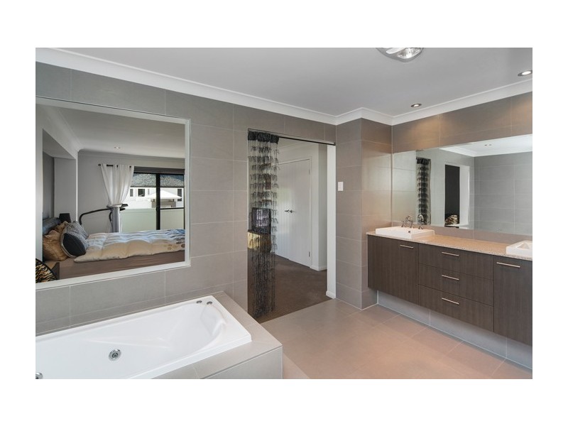 3 Fleetwood Court, Helensvale QLD 4212