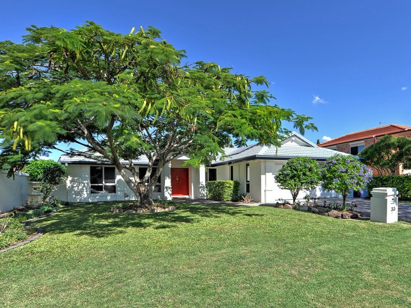 33 Glenwater Crescent, Helensvale QLD 4212