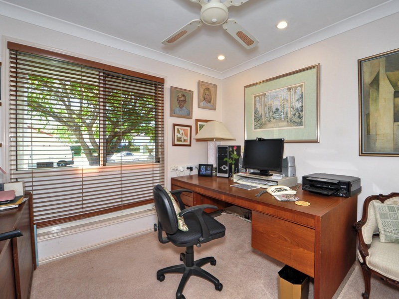 33 Glenwater Crescent, Helensvale QLD 4212