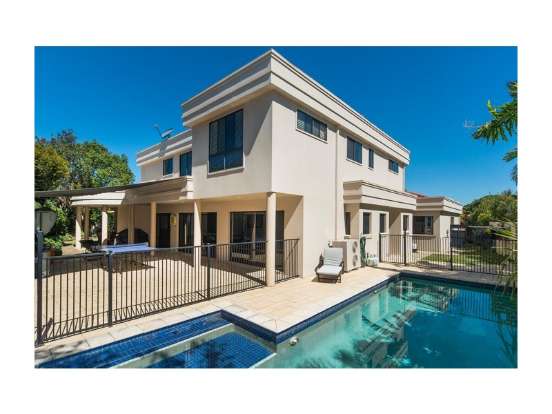 1646 Riverdale Court, Hope Island QLD 4212