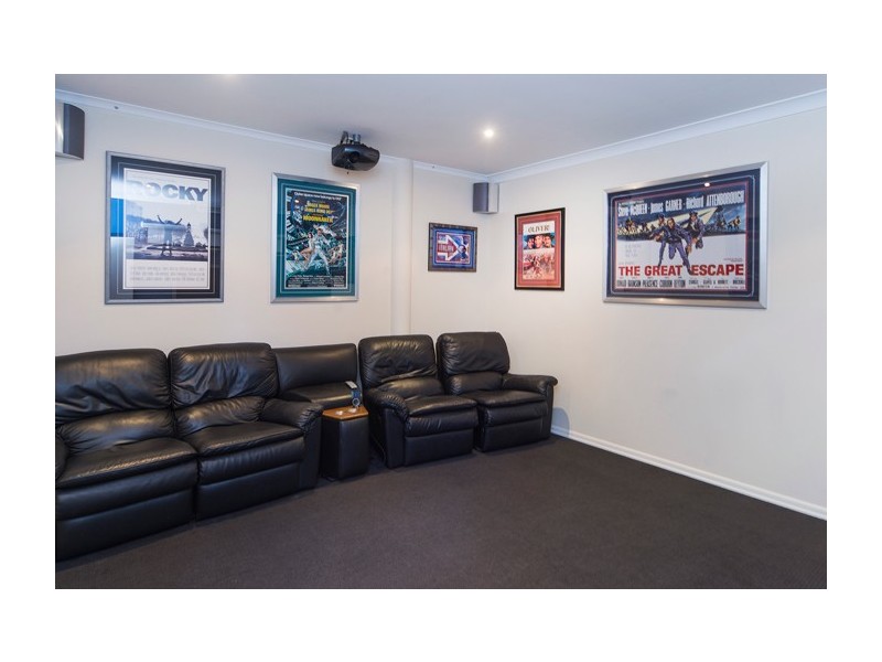 1646 Riverdale Court, Hope Island QLD 4212