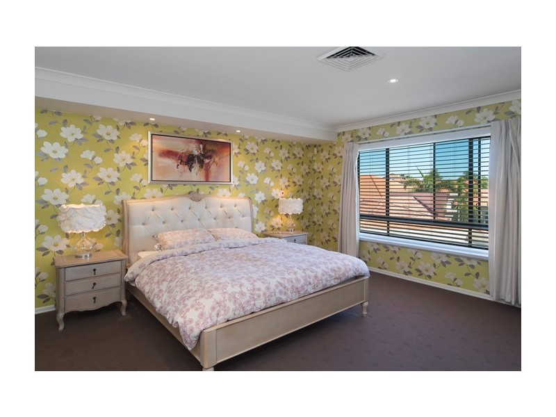 1646 Riverdale Court, Hope Island QLD 4212