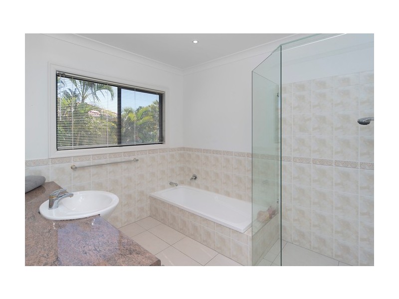 1646 Riverdale Court, Hope Island QLD 4212