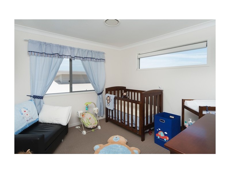 5 Azure Way, Hope Island QLD 4212