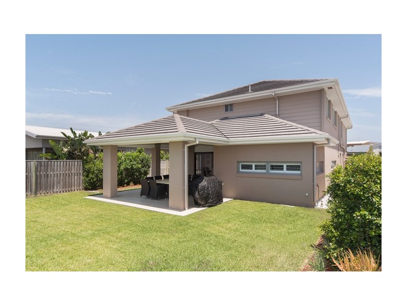 5 Azure Way, Hope Island QLD 4212