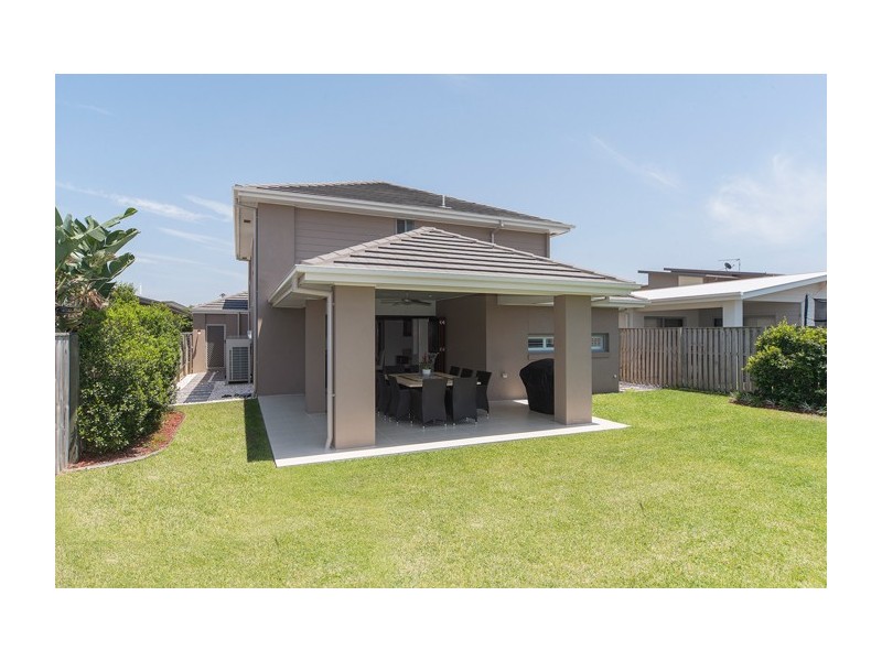 5 Azure Way, Hope Island QLD 4212