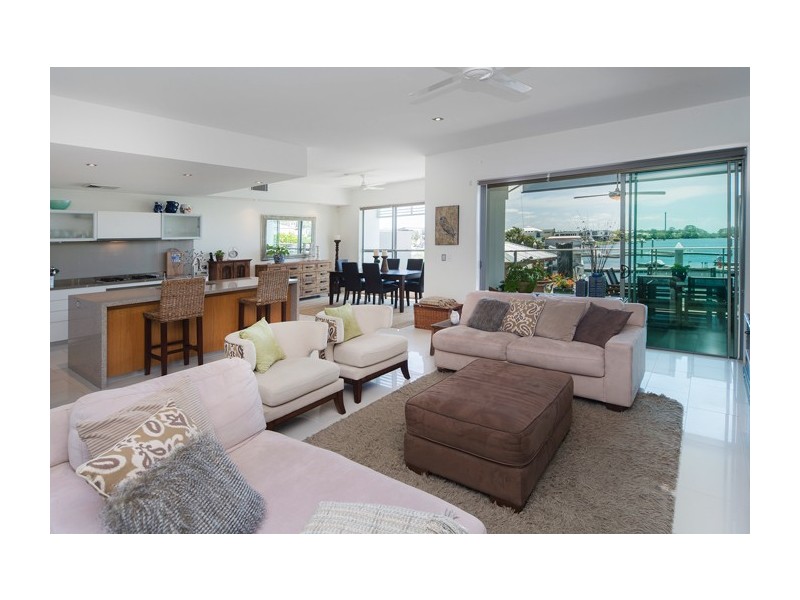 34 Onshore Place, Helensvale QLD 4212