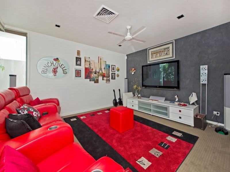34 Onshore Place, Helensvale QLD 4212