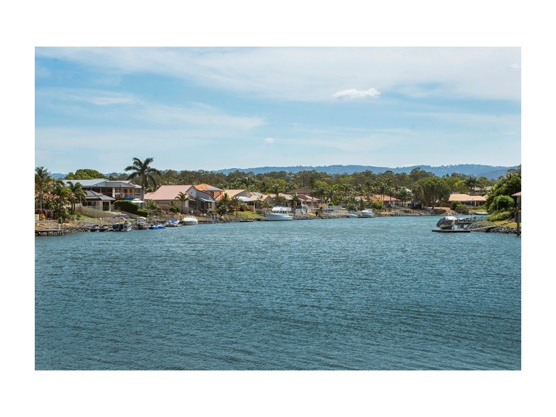 144 The Peninsula, Helensvale QLD 4212