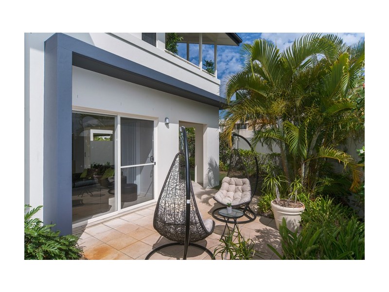 6011 Calardo Avenue, Hope Island QLD 4212