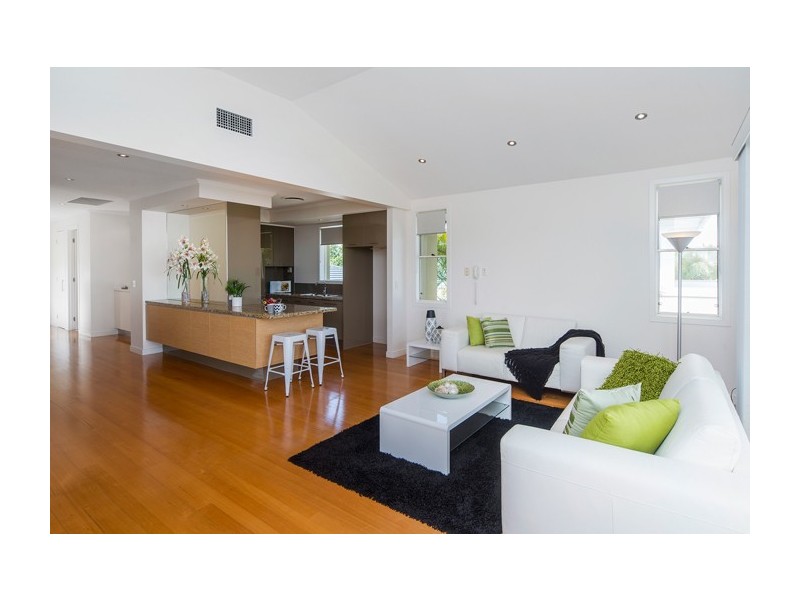 6011 Calardo Avenue, Hope Island QLD 4212