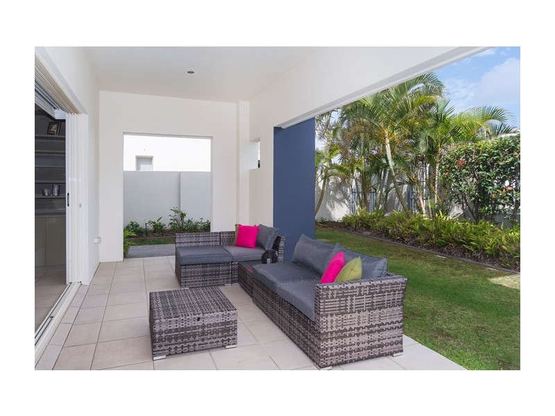 6011 Calardo Avenue, Hope Island QLD 4212