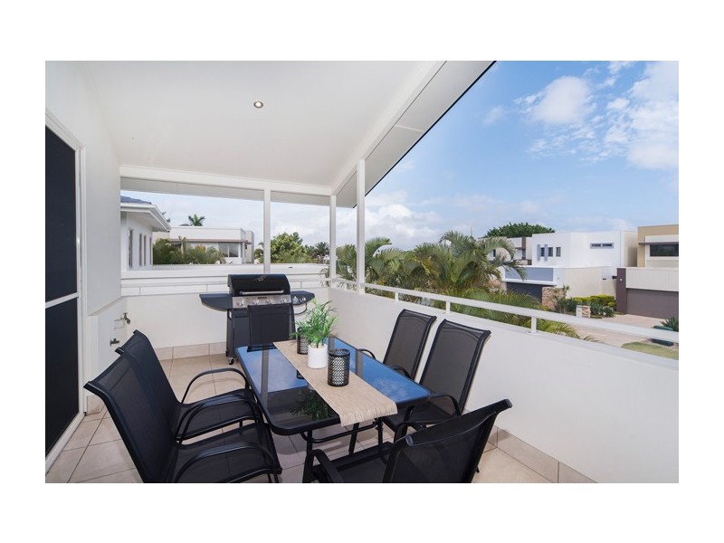 6011 Calardo Avenue, Hope Island QLD 4212