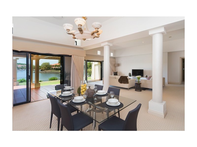 1109 Beechwood Drive, Hope Island QLD 4212