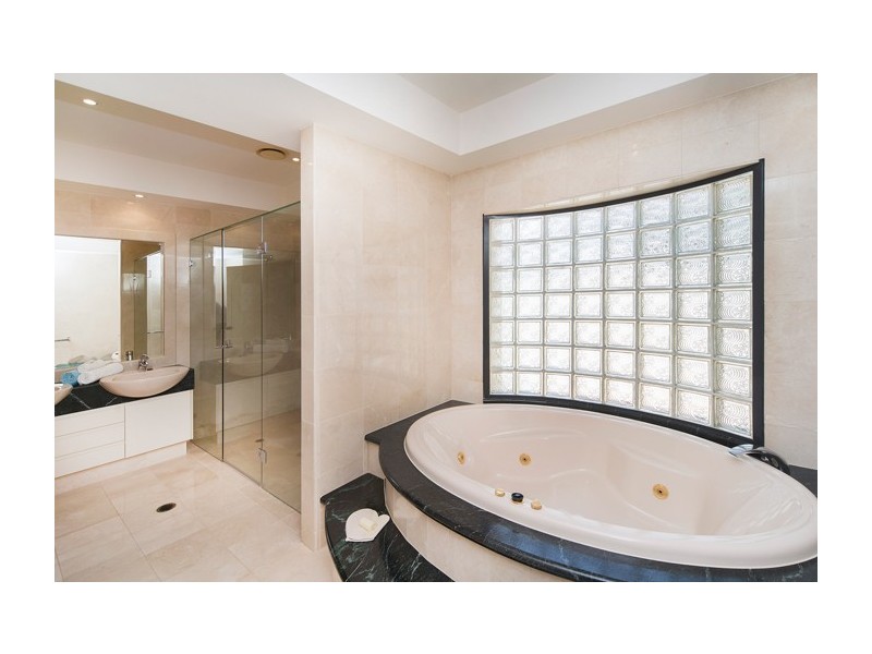 1109 Beechwood Drive, Hope Island QLD 4212