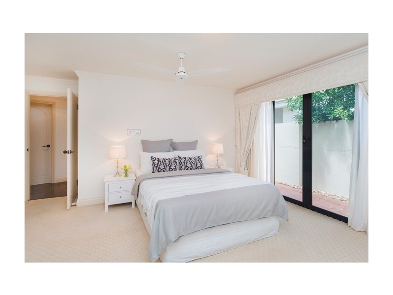 1109 Beechwood Drive, Hope Island QLD 4212