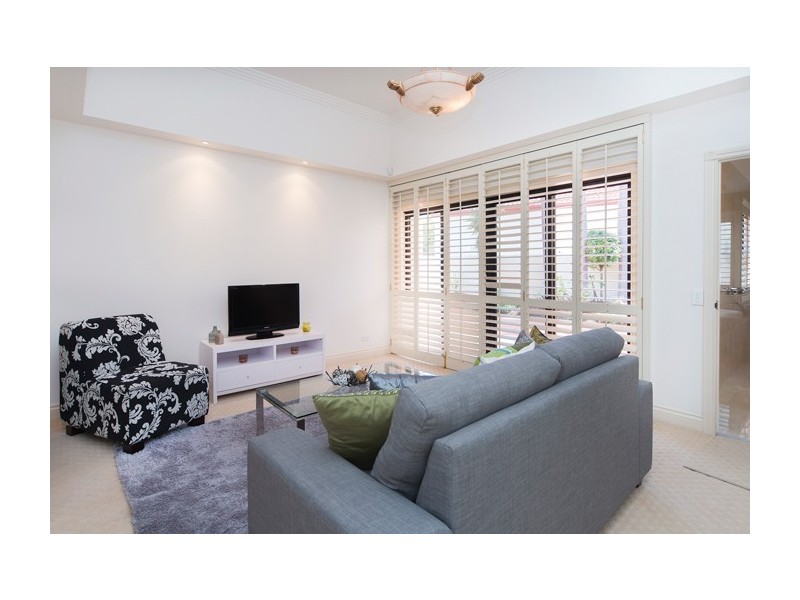 1109 Beechwood Drive, Hope Island QLD 4212