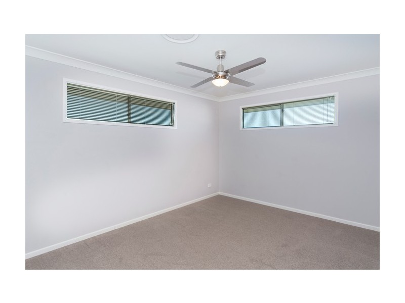 4 Flybridge Way, Hope Island QLD 4212