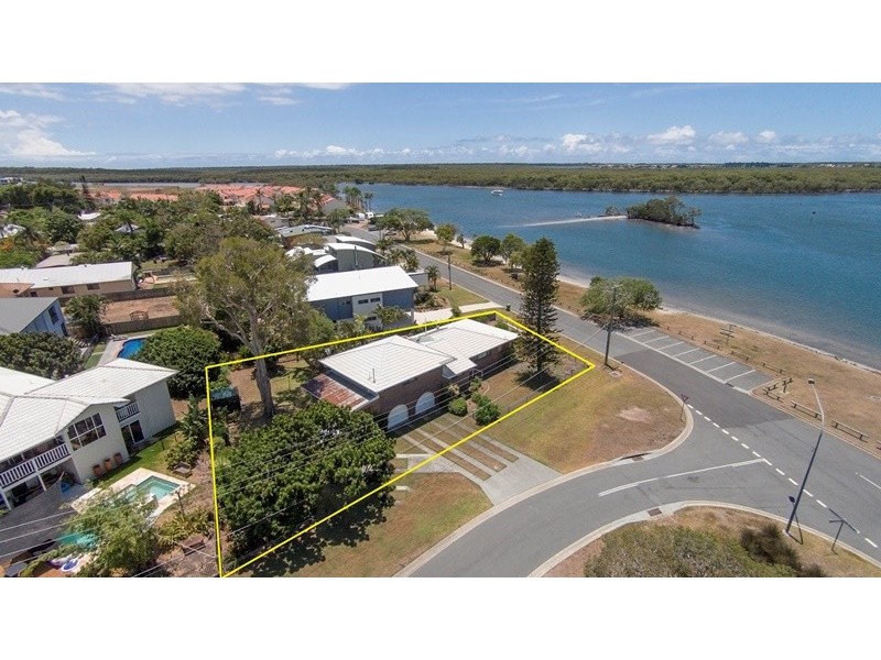 72 Boykambil Esplanade North, Hope Island QLD 4212