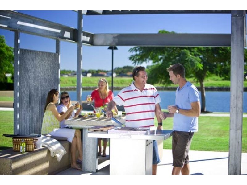 12 Spinnaker Way, Hope Island QLD 4212