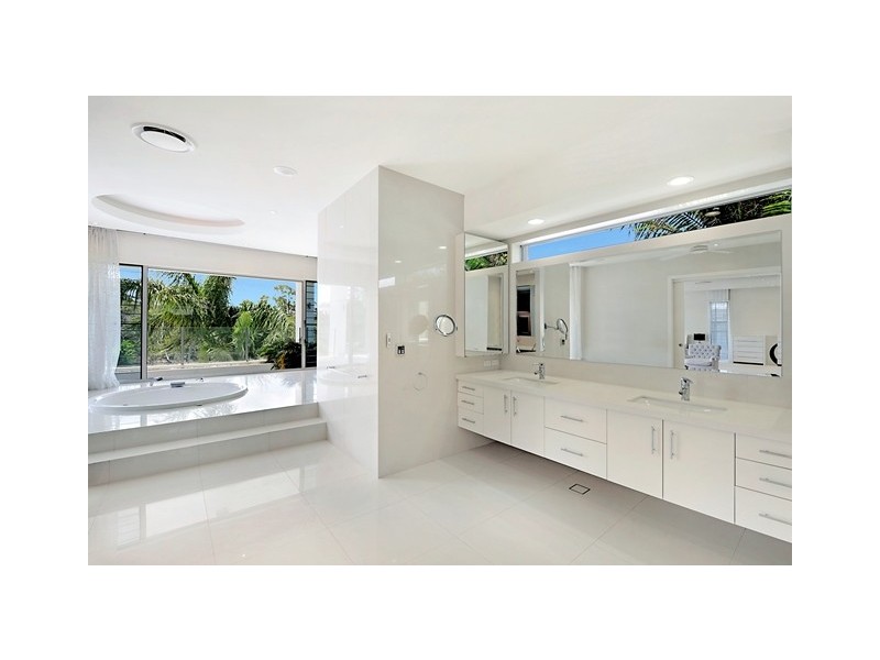 2519 Gracemere Circuit North, Hope Island QLD 4212