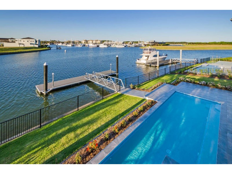 2211 Taromeo Court, Hope Island QLD 4212