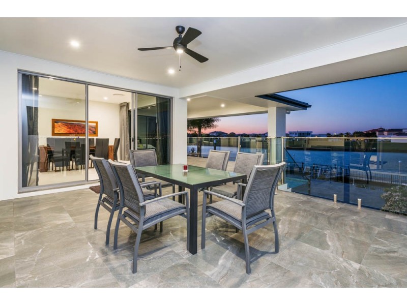 2211 Taromeo Court, Hope Island QLD 4212