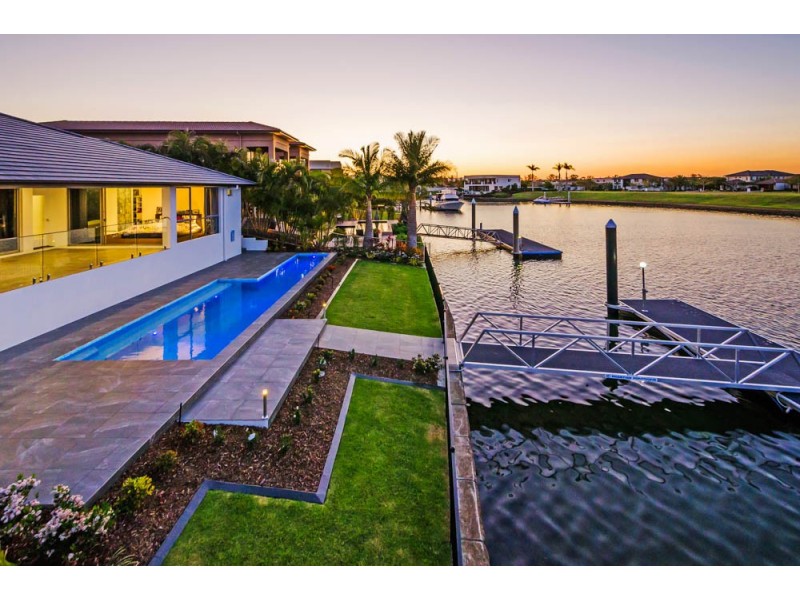 2211 Taromeo Court, Hope Island QLD 4212