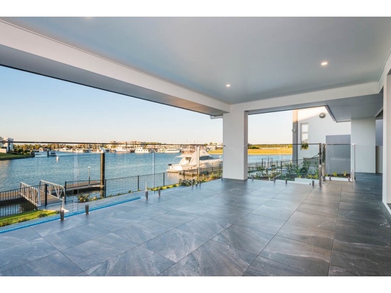 2211 Taromeo Court, Hope Island QLD 4212